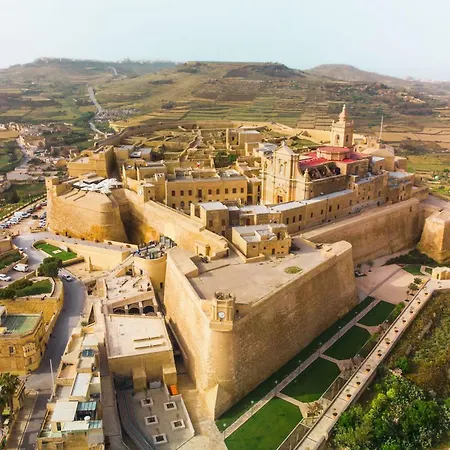 Modern Seaview Apart In Gozo - Happy Marsalforn